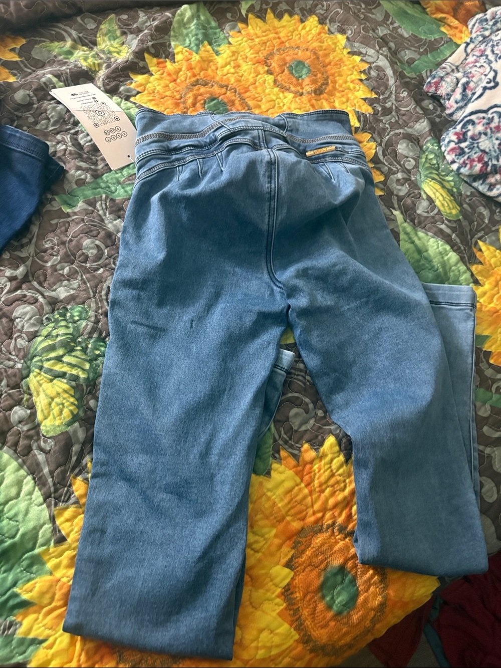 Jeans - Picture 2 of 2
